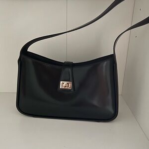 H&M Black Shoulder Bag with Structured Design